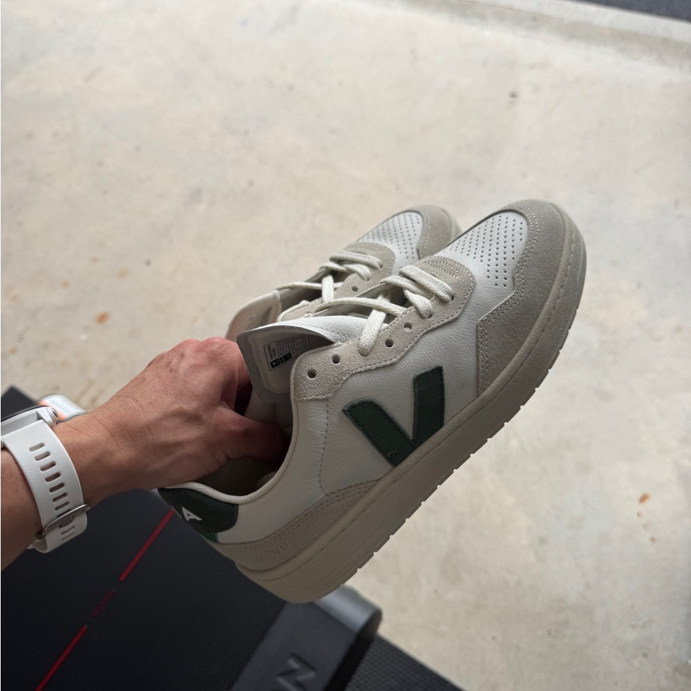 Veja women’s extra white Cyprus V-90 Sneakers